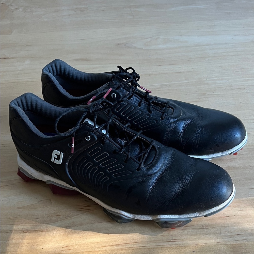 FootJoy Black and White Men's Tour - S Golf Shoes